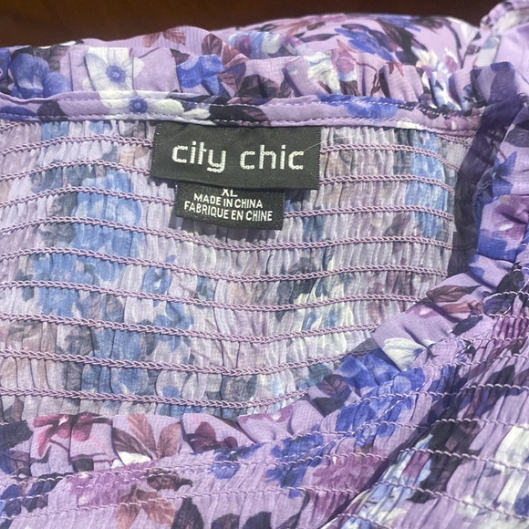 City Chic Violet Floral Ruffle Top XL 22 NEW - Picture 8 of 9